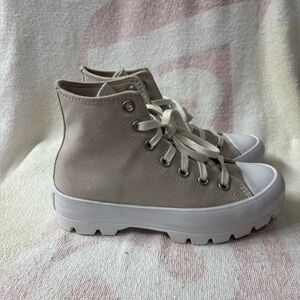 Converse Sand Chuck Taylor All Star Lugged Sneakers Women’s Sz 6
